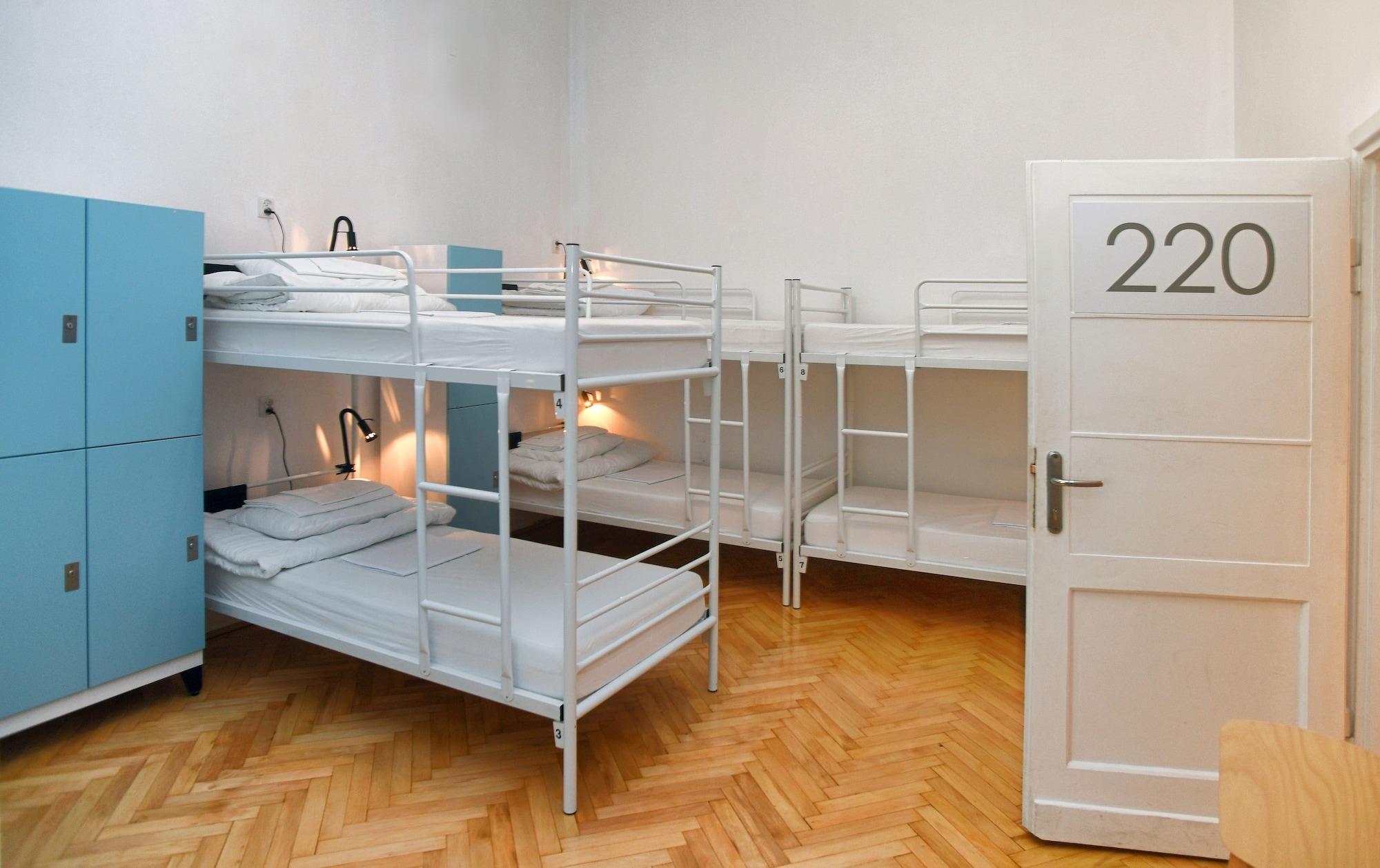 Warsaw Hostel Centrum Private Rooms & Dorms ภายนอก รูปภาพ