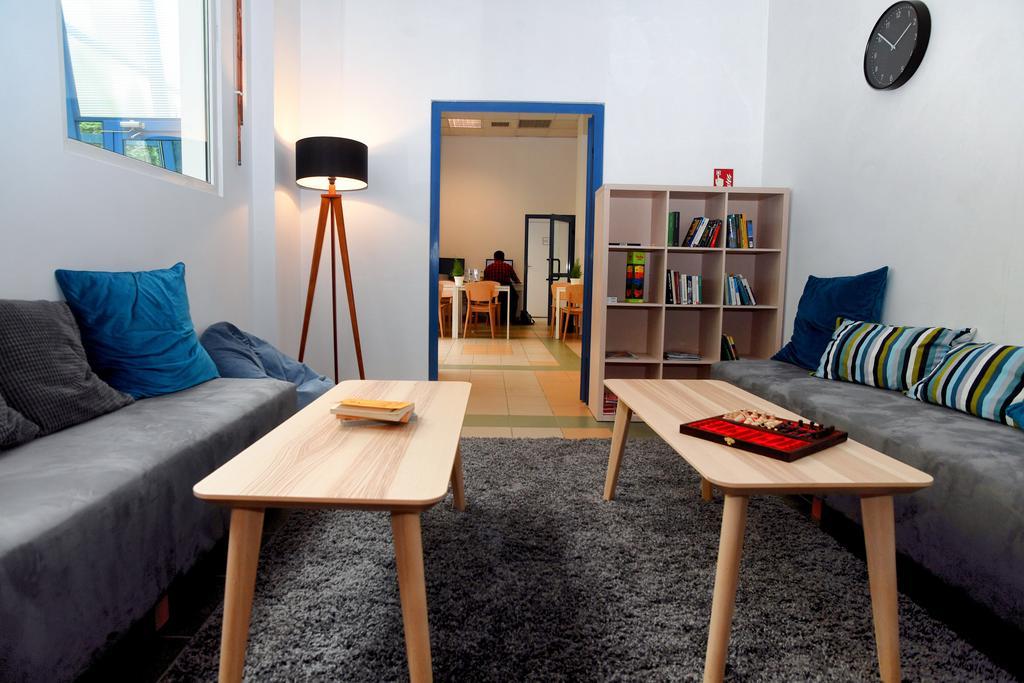 Warsaw Hostel Centrum Private Rooms & Dorms ภายนอก รูปภาพ